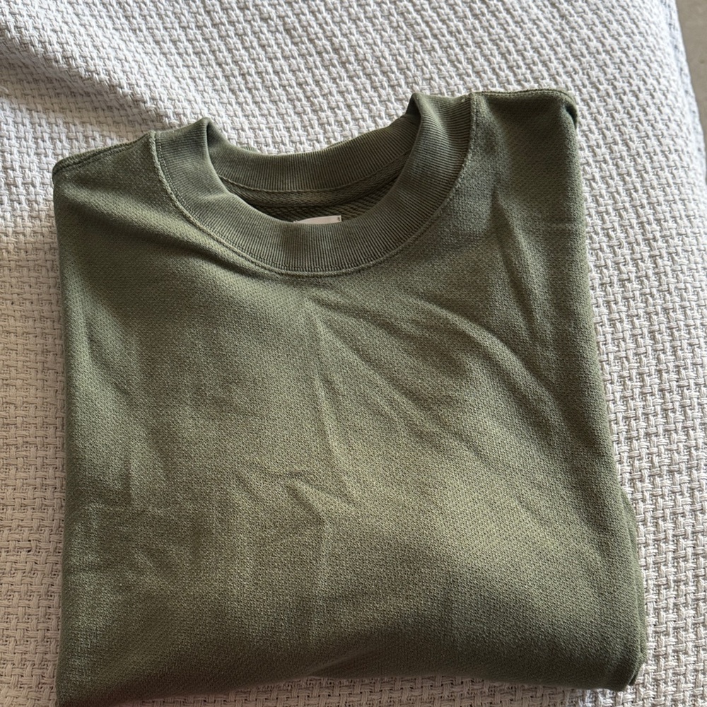 GAP Men's Crewneck Sweater in Olive